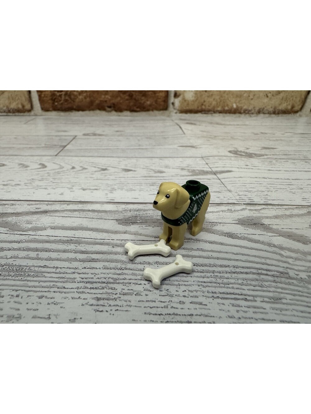 Lego Tan Labrador Rescue Dog with Molded Dark Green Sweater Christmas Dog Bones